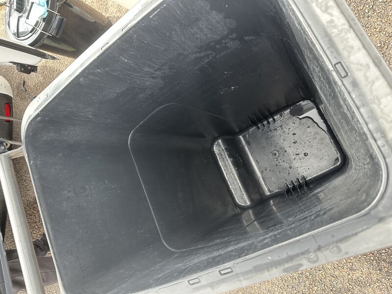 Clean bin after cleaning