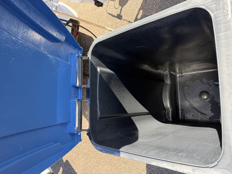Clean bin after cleaning