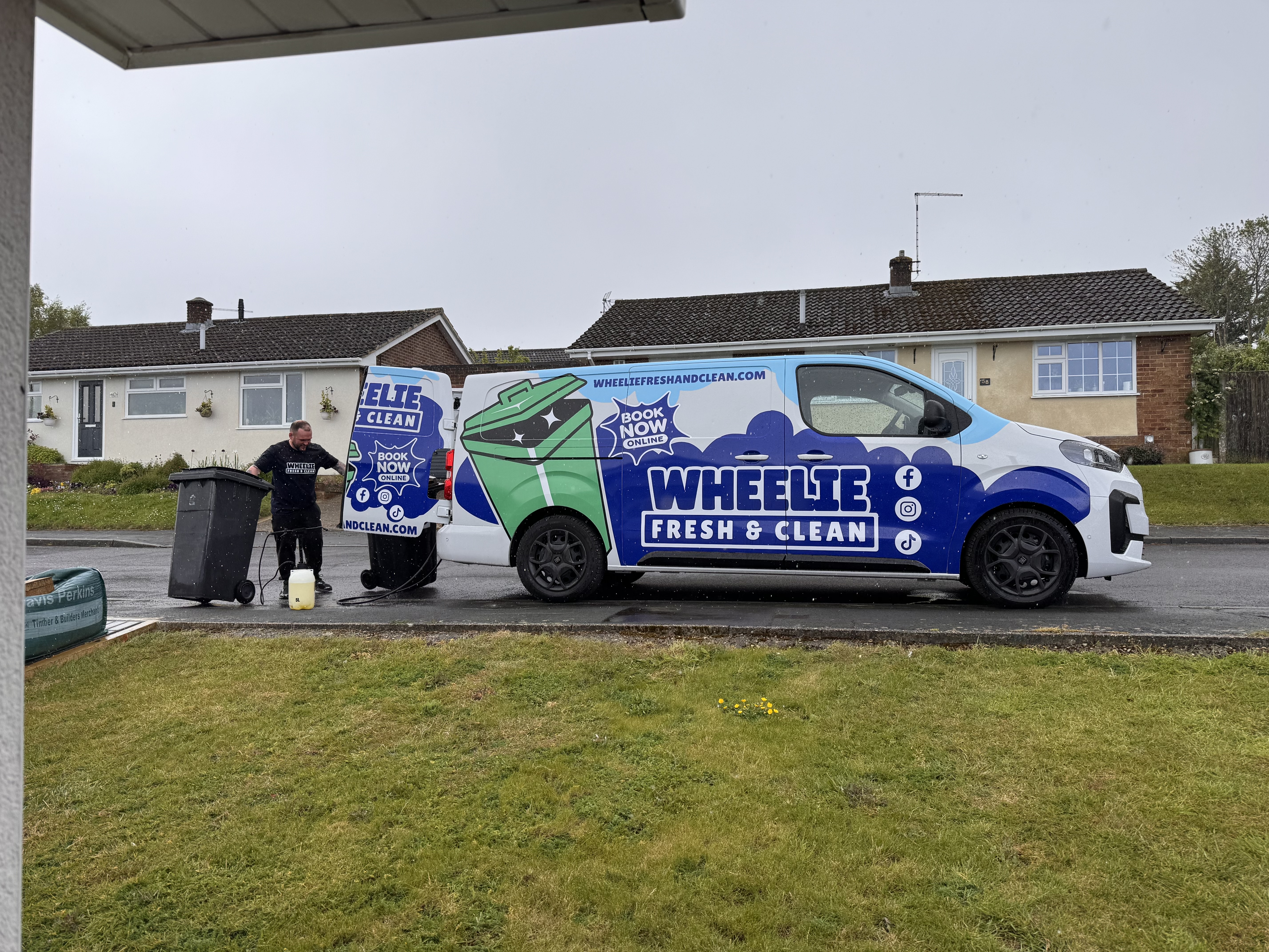 Chris with the Wheelie Fresh & Clean van